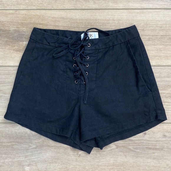 LF Seek Linen High Waist Lace Up Shorts‎ - Picture 1 of 10